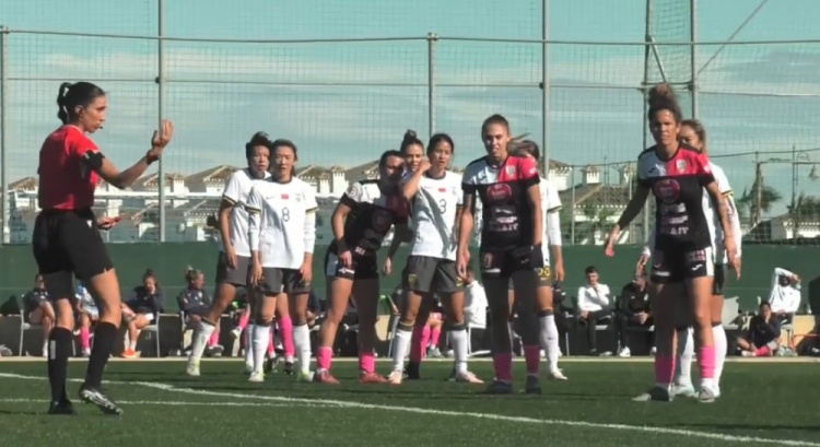  唐佳麗梅開二度、邵子欽破門，中國(guó)女足3-2擊敗Alhama俱樂部女足