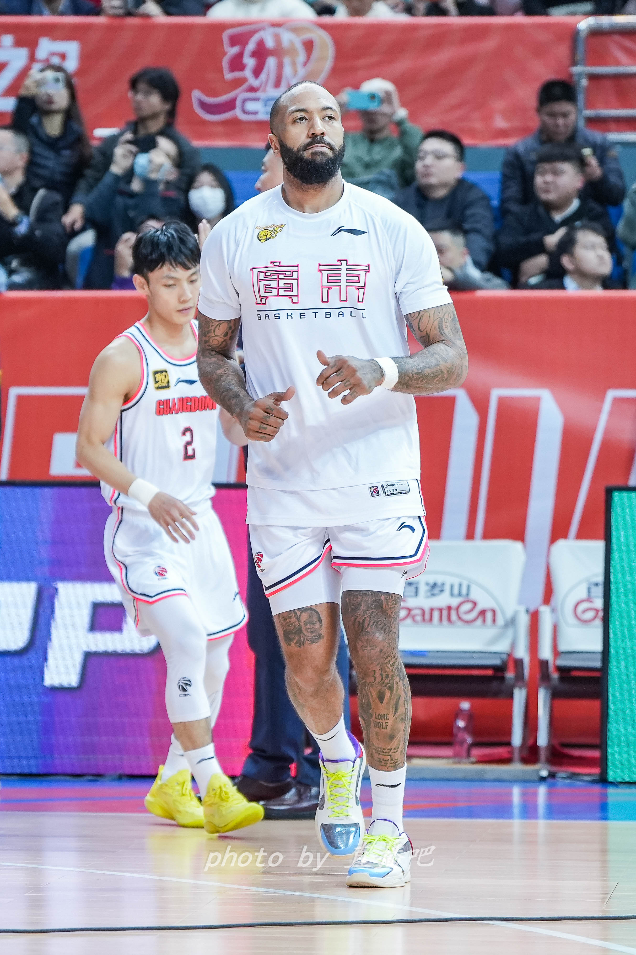  打得不錯！36歲吉倫沃特原本的第三外援卻成廣東男籃的真大腿