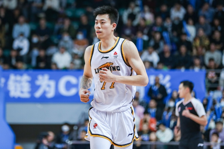  復(fù)出還要找狀態(tài)！張鎮(zhèn)麟半場6中1僅拿2分1板4助1斷