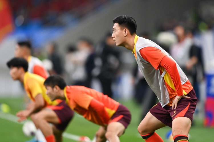  足球報(bào)：張玉寧、蔣圣龍均有不同程度傷病，伊萬未讓在熱身賽出場(chǎng)