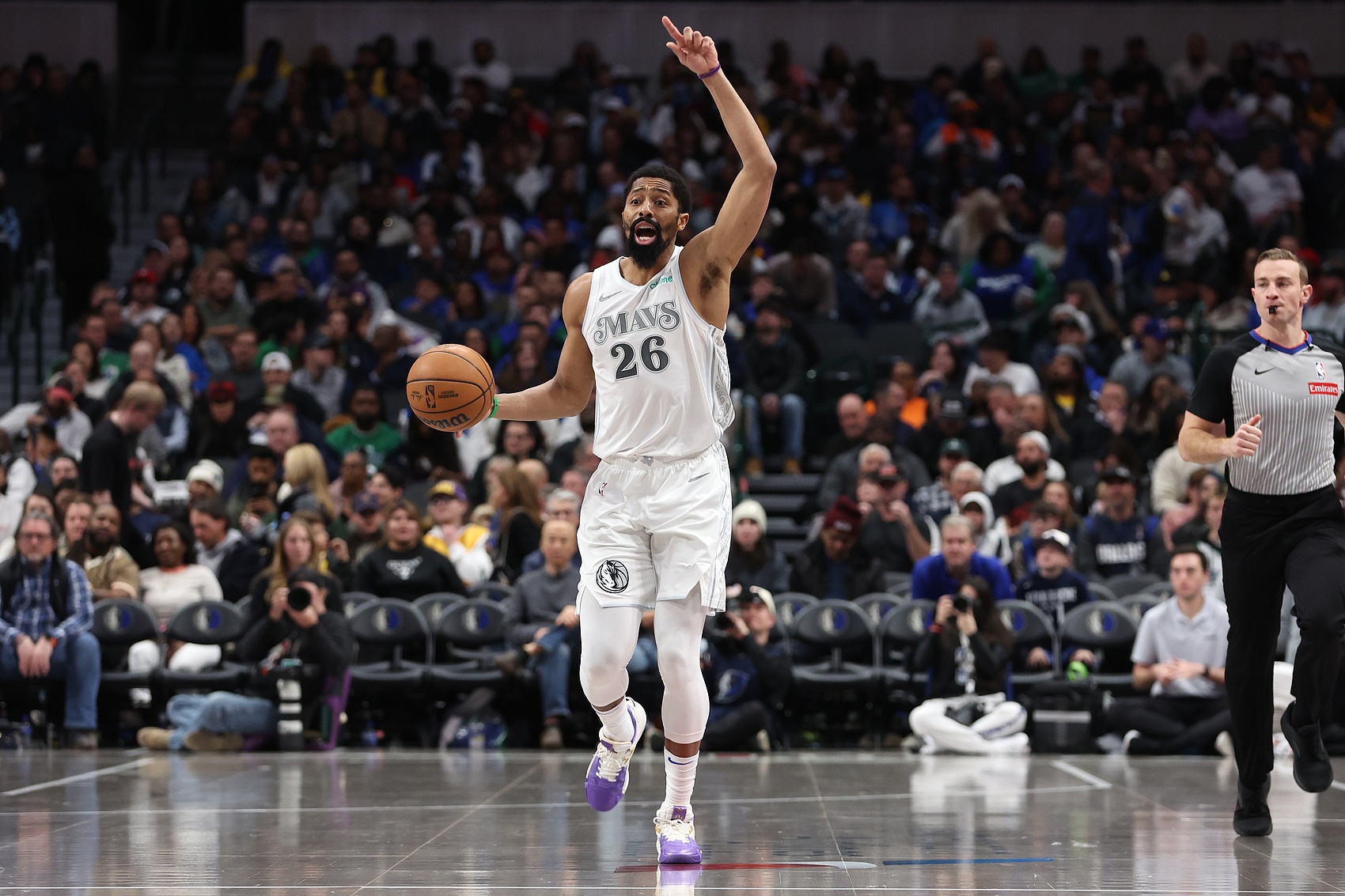 NBA彩經(jīng):湖人難勝太陽 快船輕取黃蜂 雷霆力擒雄鹿
