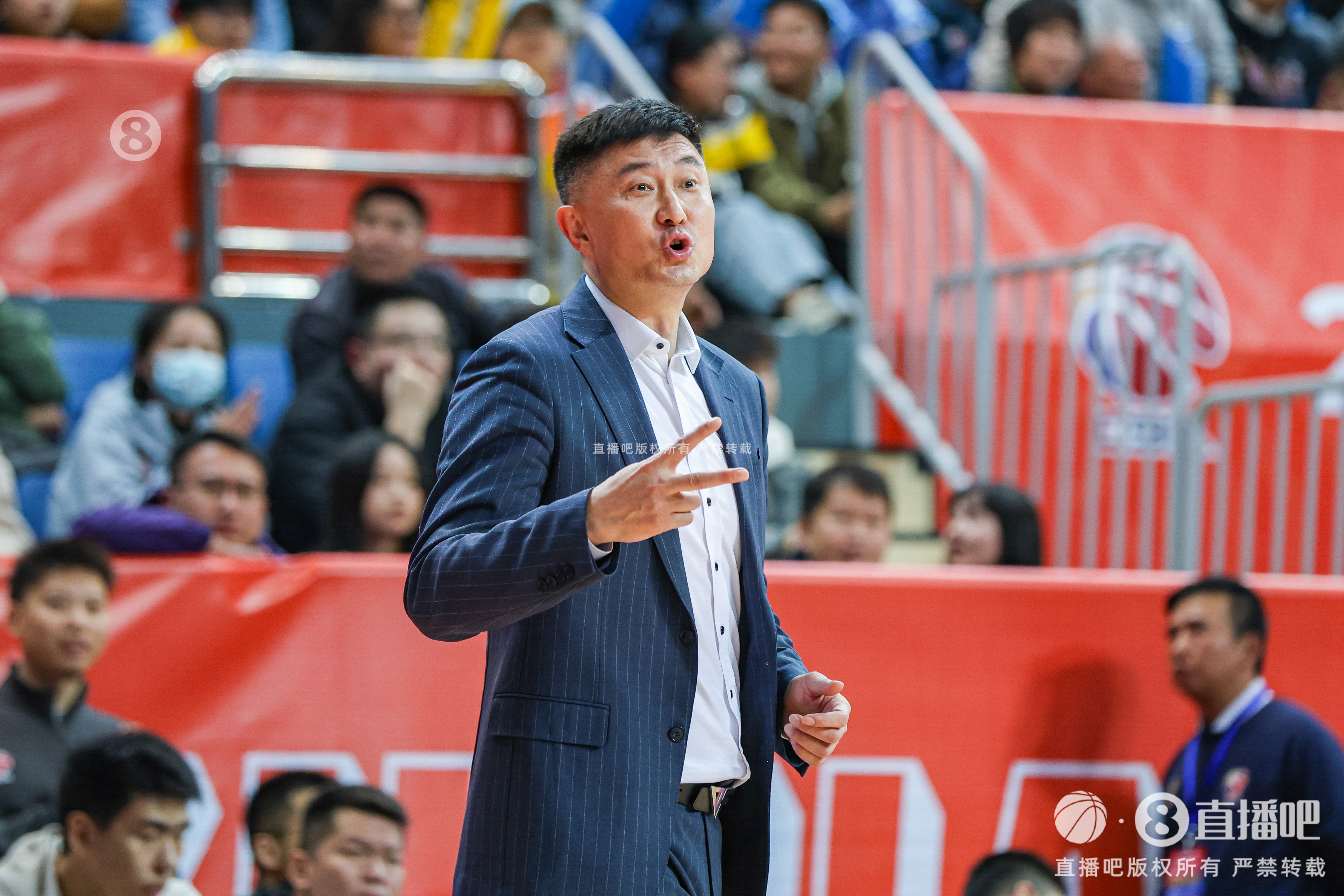  杜鋒：球隊磨合還需提升 季后賽強度很高 需要保持適應的狀態(tài)
