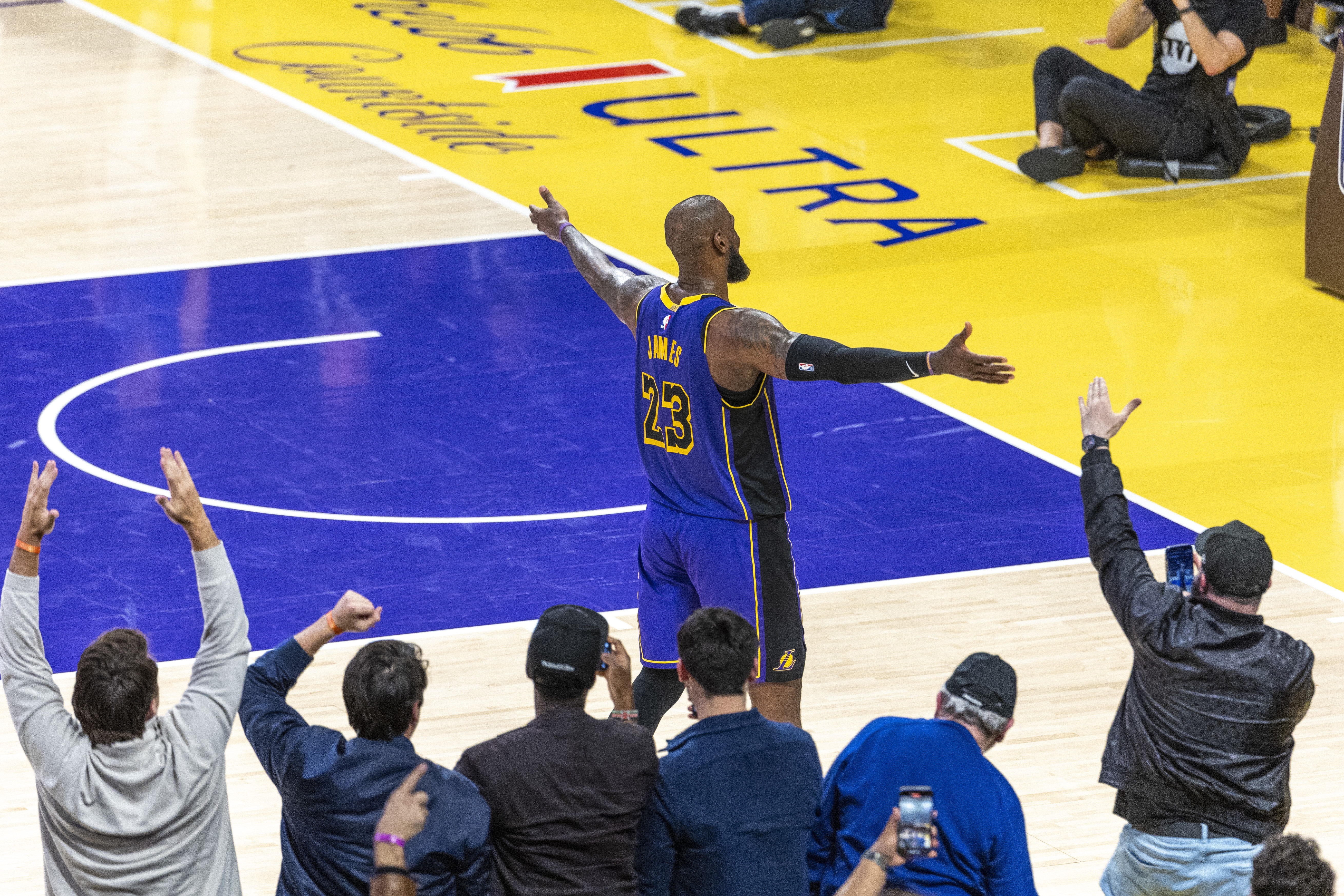  分析NBA目前的輿論環(huán)境：詹姆斯之后 聯(lián)盟門(mén)面成了一個(gè)燙手山芋？
