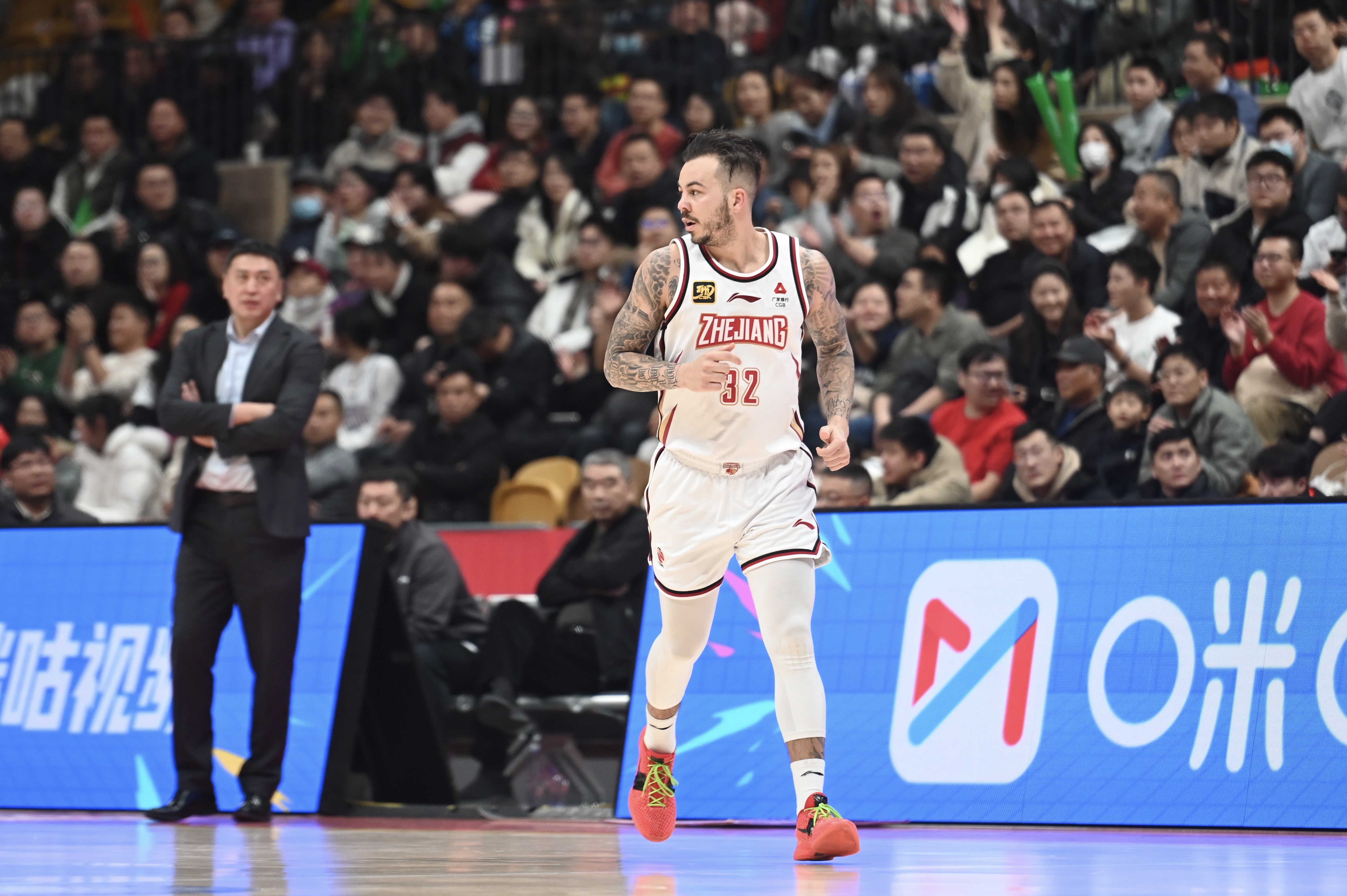  40+三雙難救主！約克39中18&三分22中10空砍48分10籃板11助攻