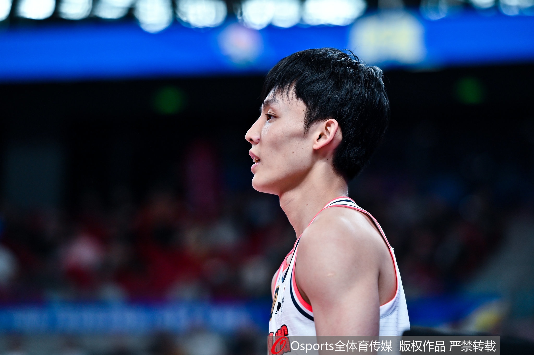  徐杰：我們小個(gè)球員每個(gè)階段的壓力都很大 所以每一刻也不能放松